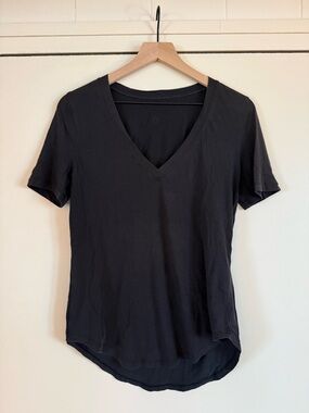 Lululemon Love Tee V-Neck Women’s T-shirt Black